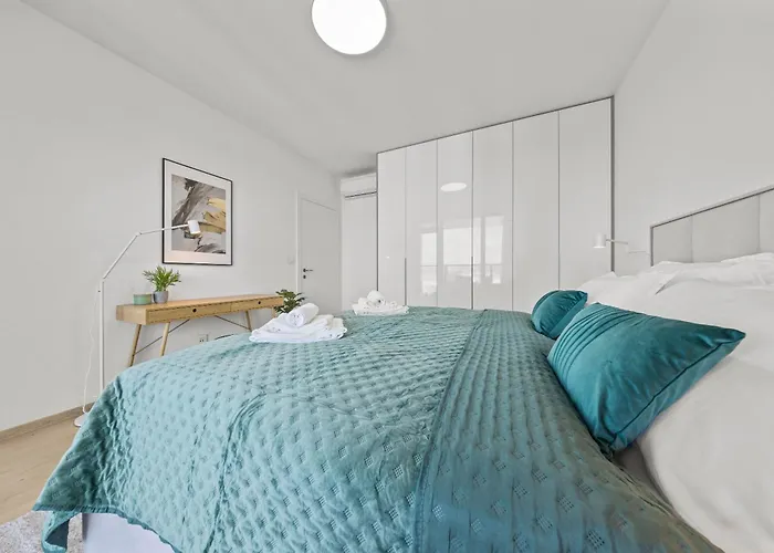 X34th Floor - Touch The Clouds In The Tallest Building In Eurovea Daire Bratislava