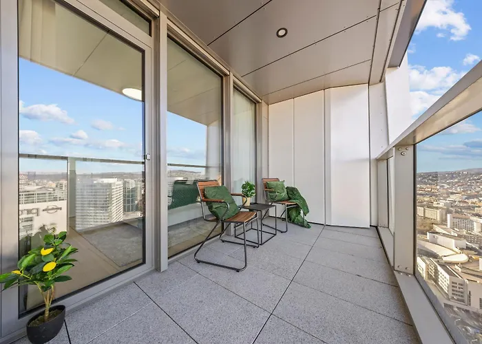 X34th Floor - Touch The Clouds In The Tallest Building In Eurovea *