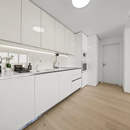 Apartman X34th Floor - Touch The Clouds In The Tallest Building In Eurovea