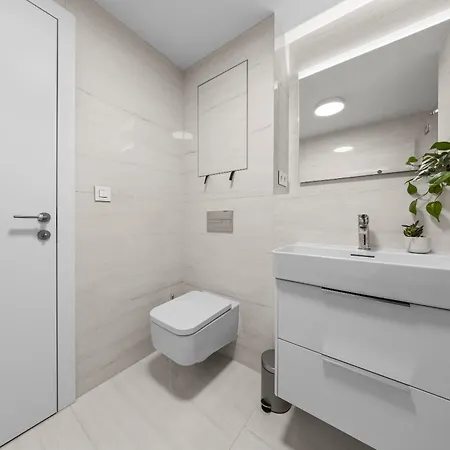 X34th Floor - Touch The Clouds In The Tallest Building In Eurovea * Pozsony