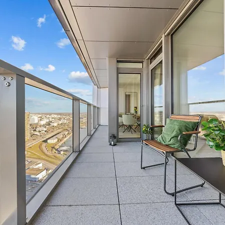 X34th Floor - Touch The Clouds In The Tallest Building In Eurovea Apartman Pozsony