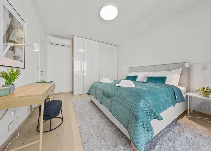 X34th Floor - Touch The Clouds In The Tallest Building In Eurovea * Bratislava