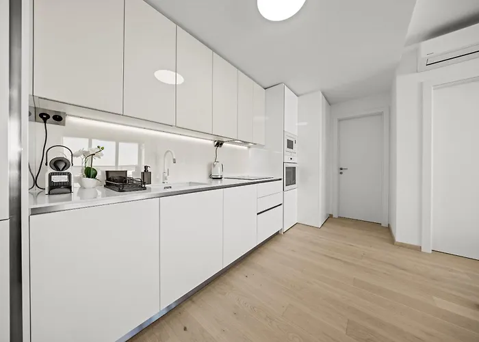 Apartament X34th Floor - Touch The Clouds In The Tallest Building In Eurovea