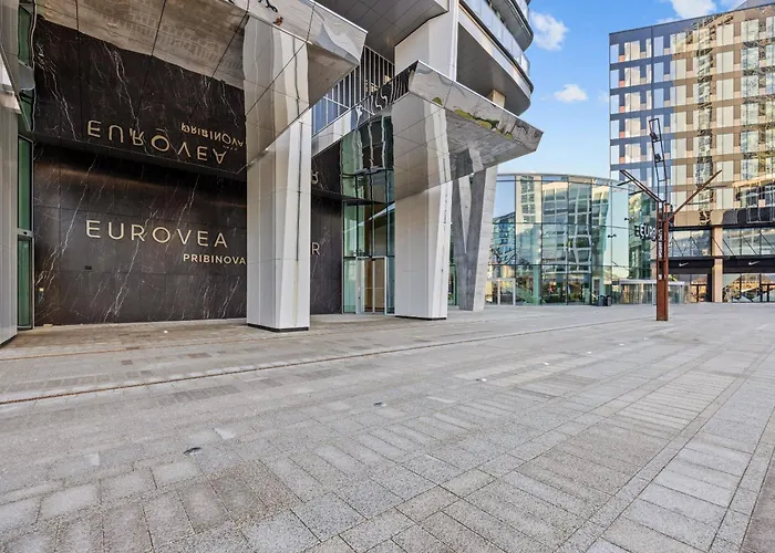 X34th Floor - Touch The Clouds In The Tallest Building In Eurovea Apartament *